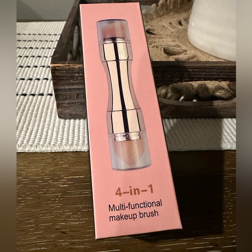 Multi-functional makeup brush